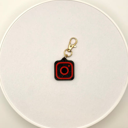 Tap to Share Keychain- Share Instagram, Website, or other profiles! NFC Tap Keychain, Digital Business Card