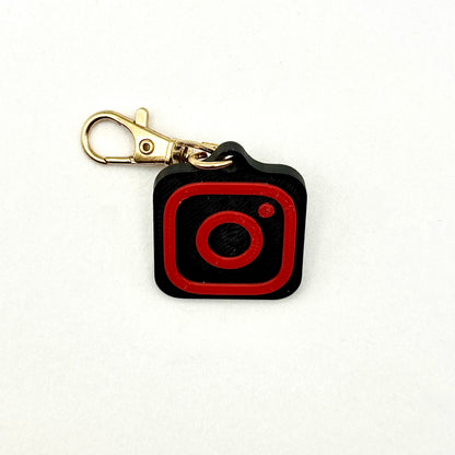 Tap to Share Keychain- Share Instagram, Website, or other profiles! NFC Tap Keychain, Digital Business Card
